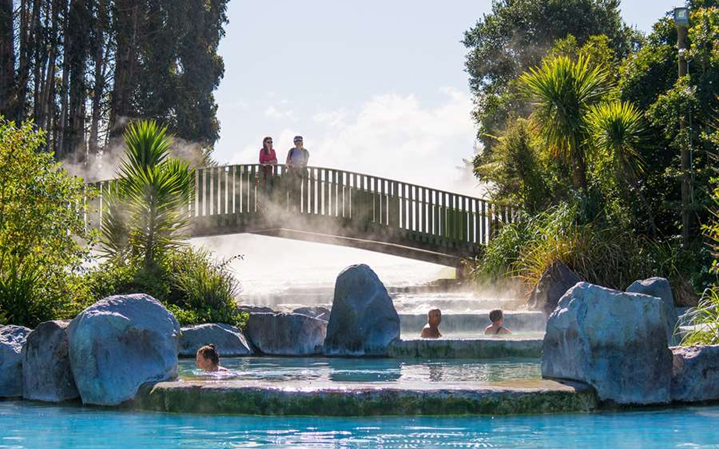 fullscreen-media-placeholder-image